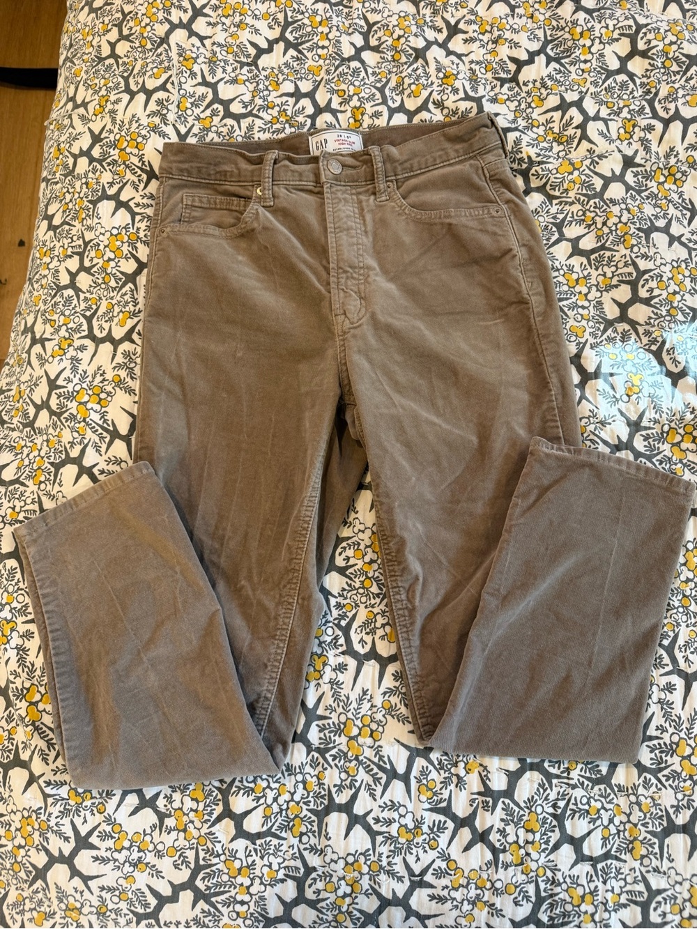 GAP Vintage Slim High Rise Velvet in Taupe/Champagne Brown 28/6R